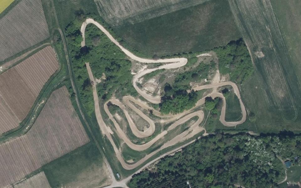 Circuit de Motocross de Savigny sur Ardres seen from above