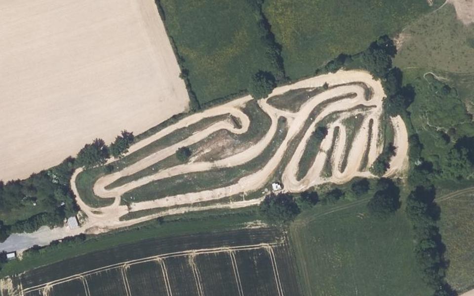 Circuit de Motocross de Pouille les Coteaux vu du ciel