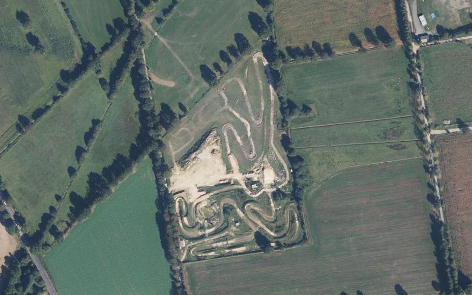 Motoclub Izéen seen from above