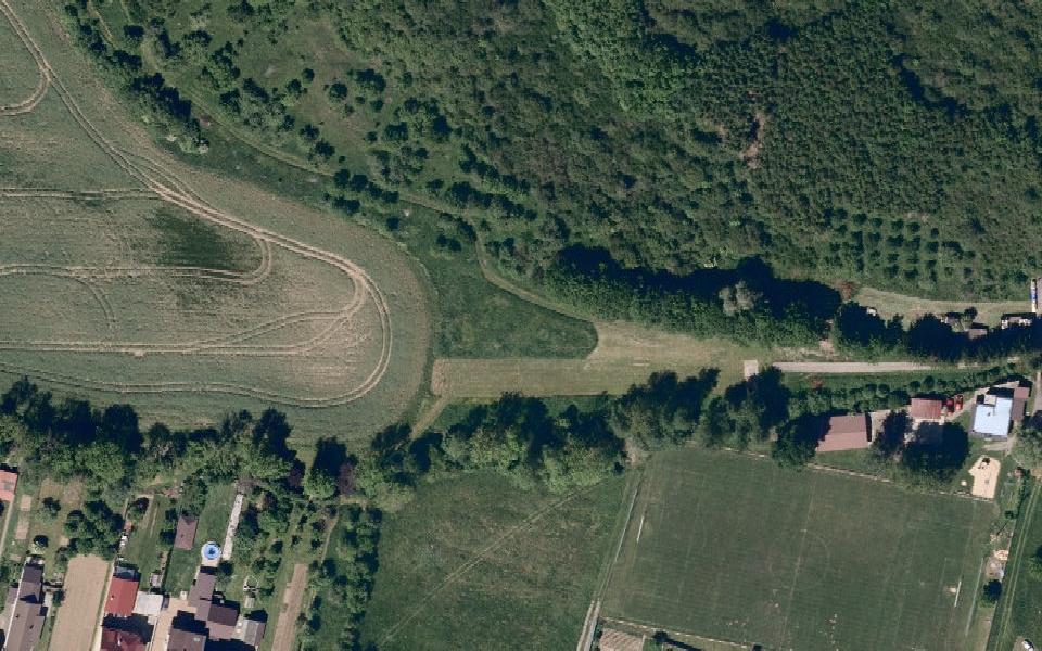 Terrain de motocross de Brezolupy vu du ciel