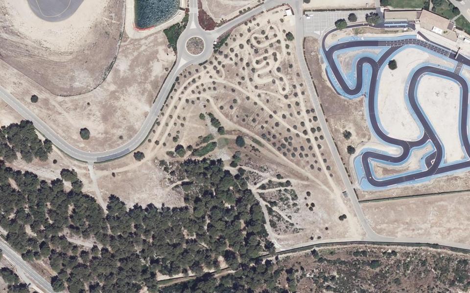 Espace tout-terrain seen from above