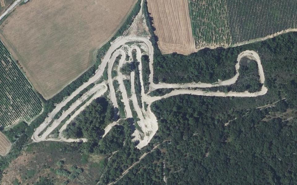 Saint-Quentin-la-Poterie motocross track seen from above