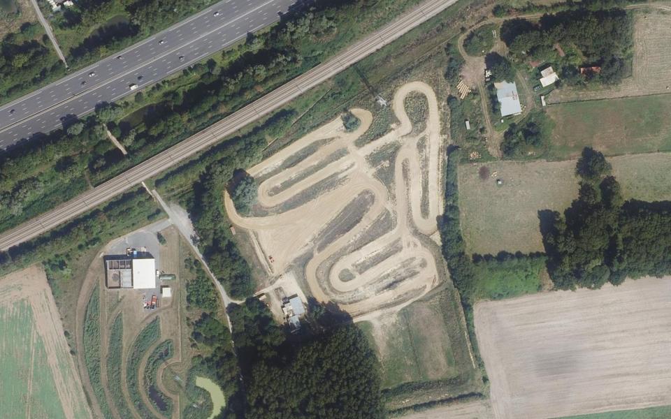 Terrain de motocross de Briis-sous-Forges vu du ciel