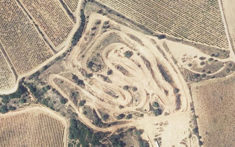 Terrain de motocross de Fourques vu du ciel