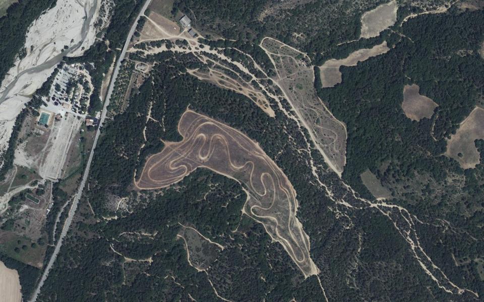 Beynes motocross track seen from above