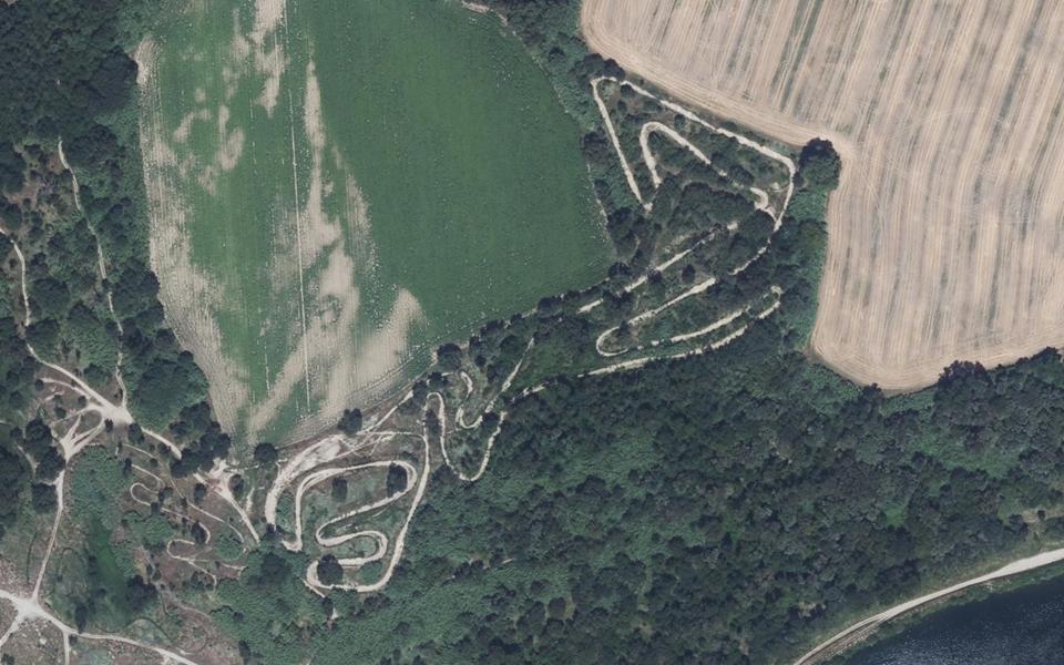 Saint-Julien-de-Peyrolas motocross track seen from above