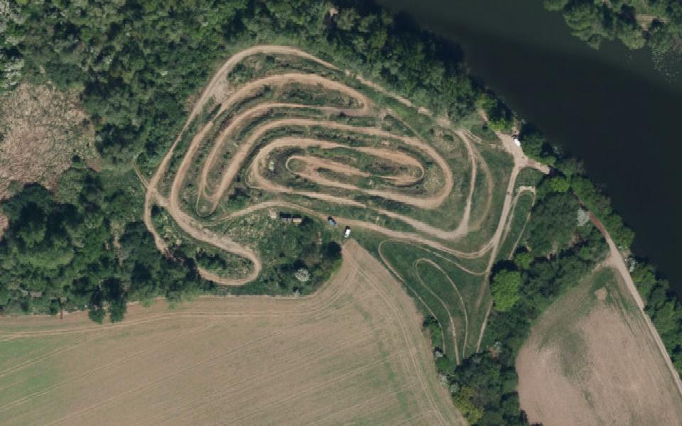 Terrain de motocross de Rybitvi vu du ciel