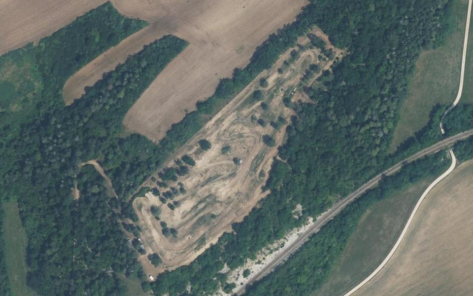 Ravières motocross track seen from above