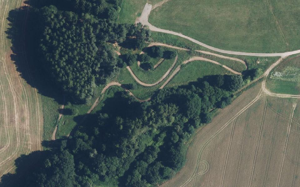 Terrain de motocross de Lazne Belohrad vu du ciel