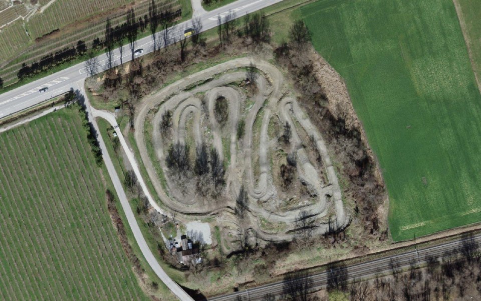 Terrain de motocross de Saint-Leonard vu du ciel