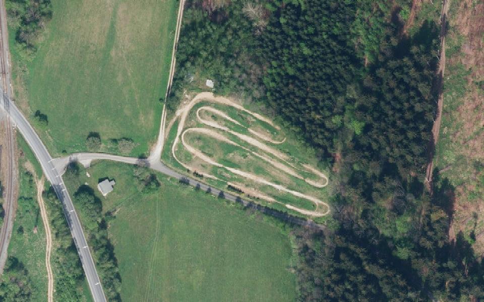 Terrain de motocross de Jesenik vu du ciel