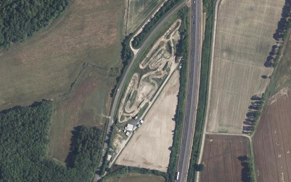 Nouan-le-Fuzelier motocross track seen from above