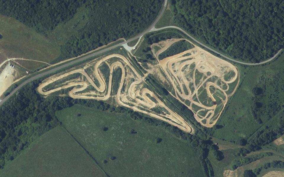 moto club du lac seen from above