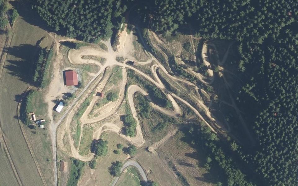 Motocross Lamure sur Azergues vu du ciel