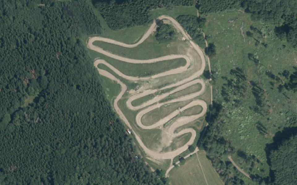 Motokrosová dráha seen from above