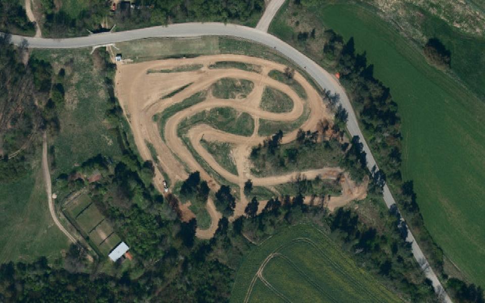 Motokrosová dráha seen from above