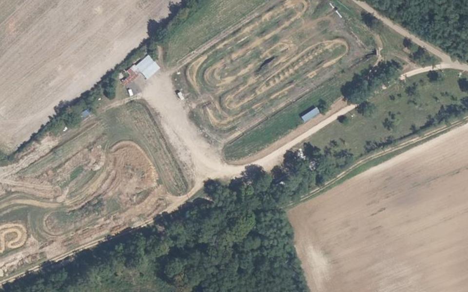 Fresne-Saint-Mamès motocross track seen from above