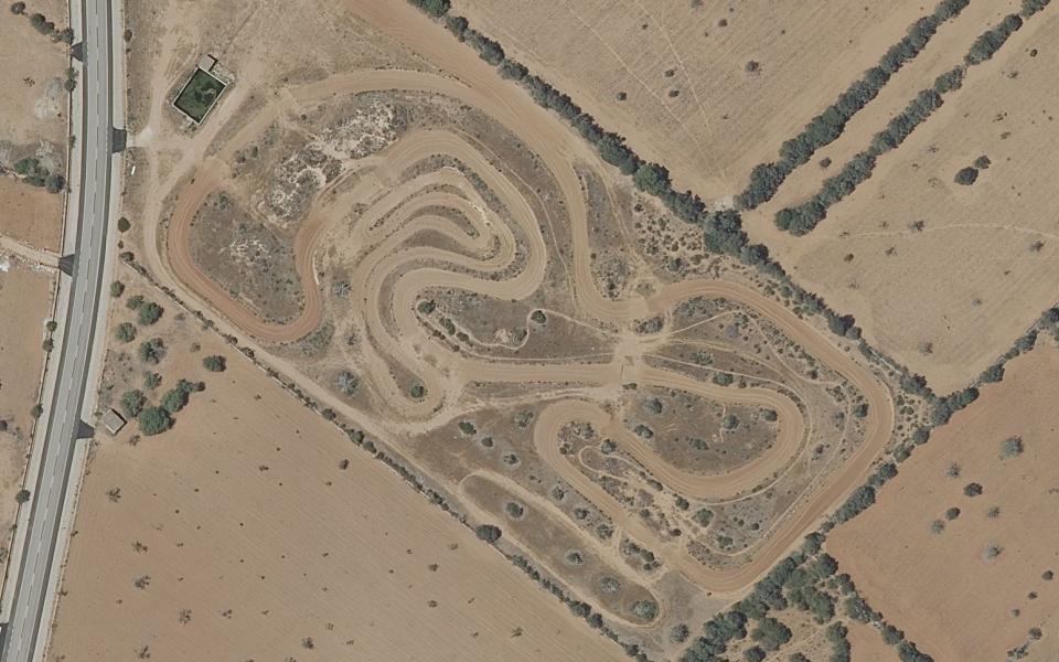 circuit de motocròs seen from above