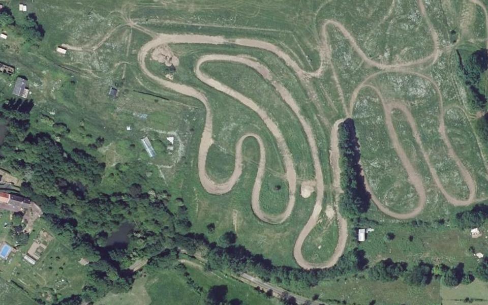 Terrain de Motocross de Pierrefitte-en-Cinglais vu du ciel