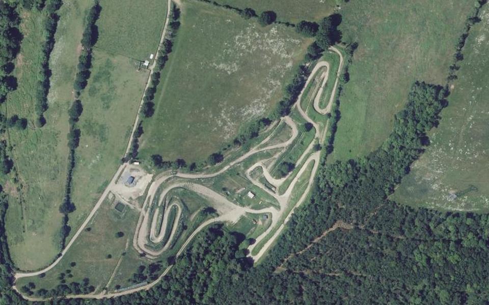 Terrain de Motocross de Pont-d'Ouilly vu du ciel
