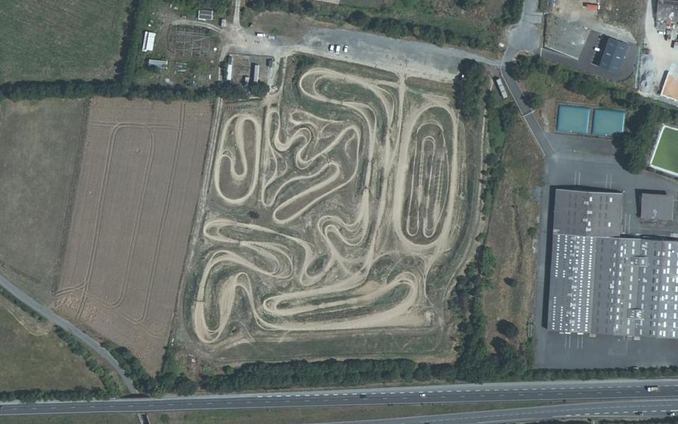 Saint-Sauveur-d'Aunis motocross track seen from above