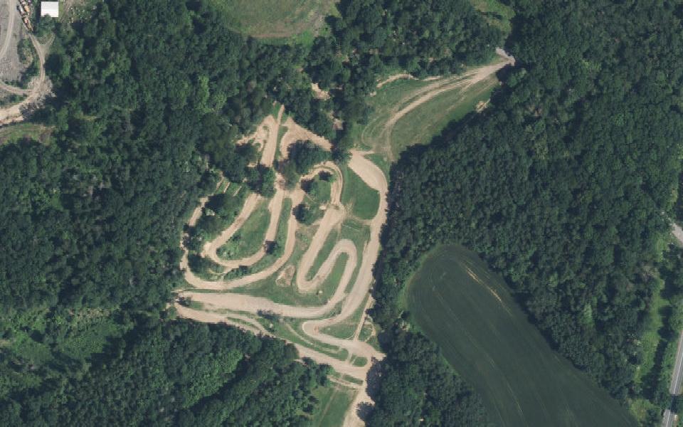 Terrain de motocross d’Ustek vu du ciel