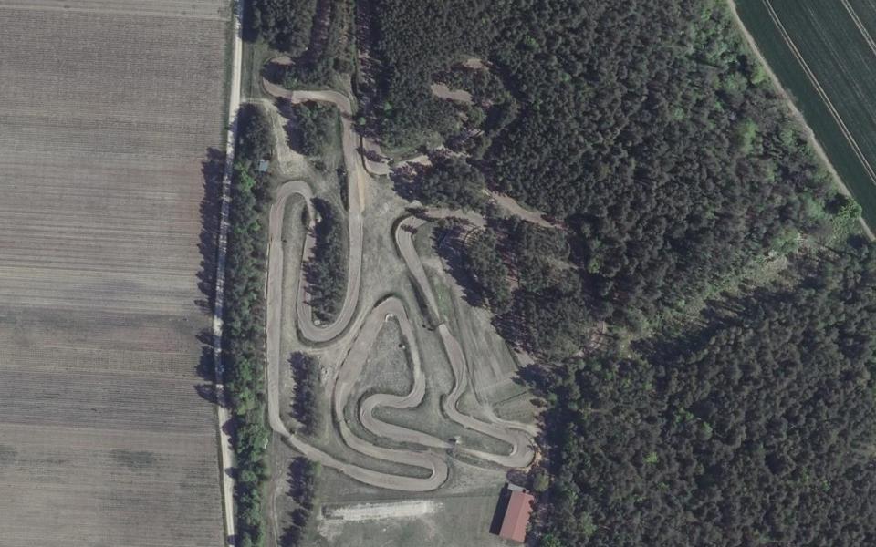 Neuville-sur-Seine motocross track seen from above