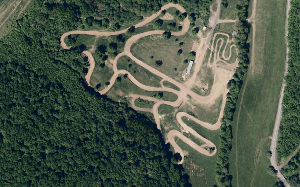Terrain de motocross de Brezolupy vu du ciel