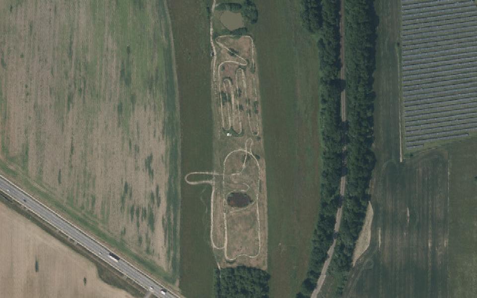 Terrain de motocross de Vcelna vu du ciel