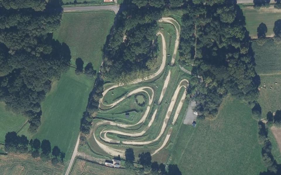 Motocross de Pleine-Fougères vu du ciel