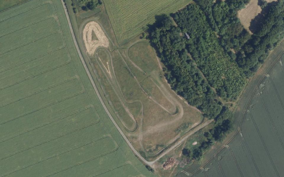 Terrain de motocross de Kostelec nad Labem vu du ciel