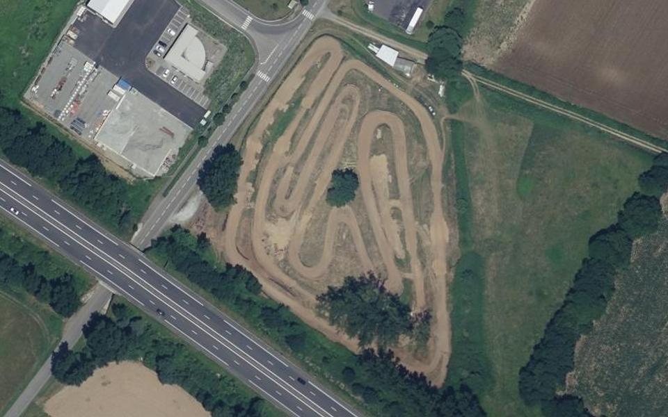 Terrain de motocross d’Ibos vu du ciel